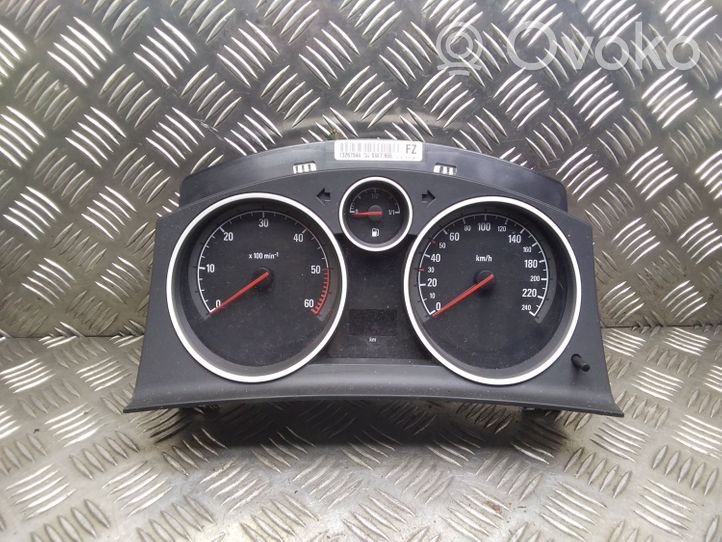 Opel Astra H Speedometer (instrument cluster) 13267544