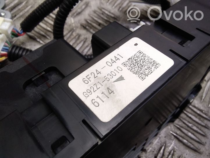 Toyota RAV 4 (XA40) Module de contrôle de batterie 55567731