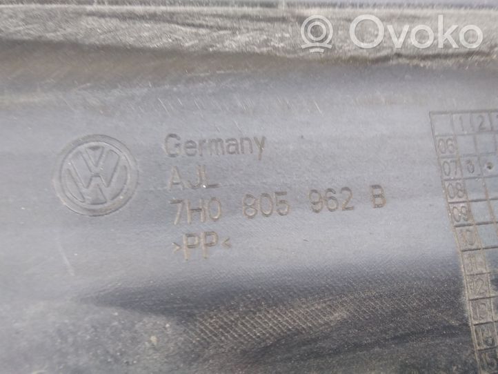 Volkswagen Transporter - Caravelle T5 Jäähdyttimen alatuen suojapaneeli 7H0805962B