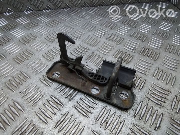 Volkswagen Tiguan Anello/gancio chiusura/serratura del vano motore/cofano 1K0823480