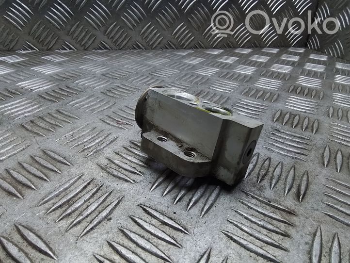 Volkswagen Tiguan Zawór rozprężny klimatyzacji A/C 1K0820679