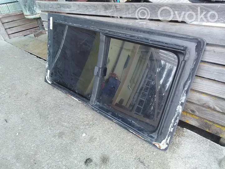 Volkswagen Multivan T5 Sliding door window/glass 7H0847757