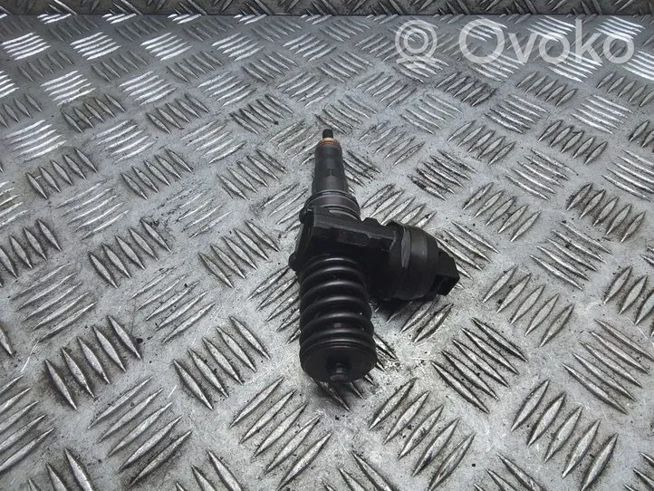 Volkswagen Transporter - Caravelle T5 Injecteur de carburant 070130073R