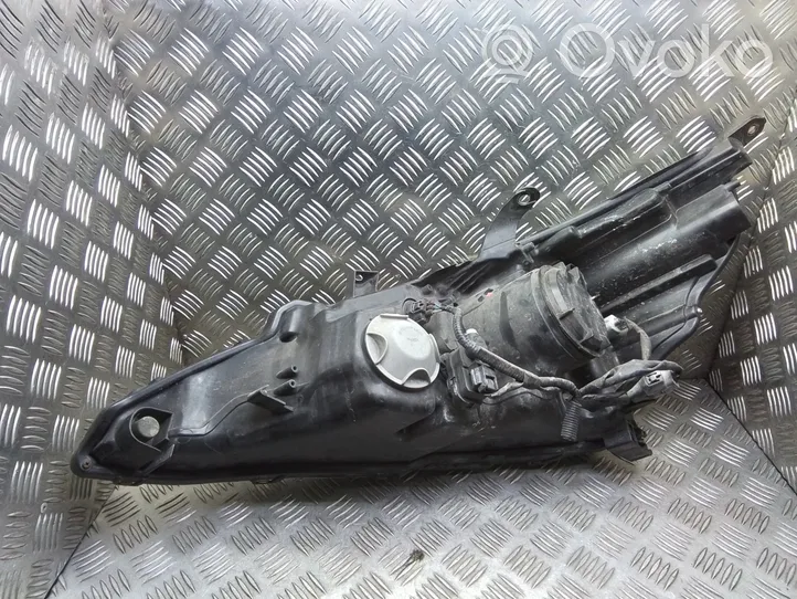 Toyota Verso Phare frontale 811300F161