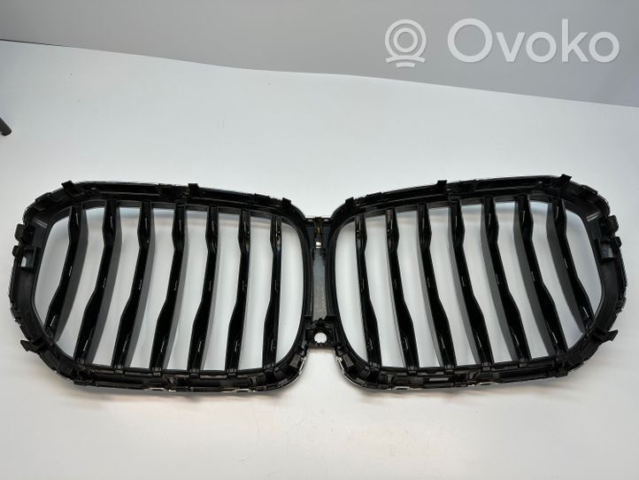 BMW X5 G05 Front bumper upper radiator grill 