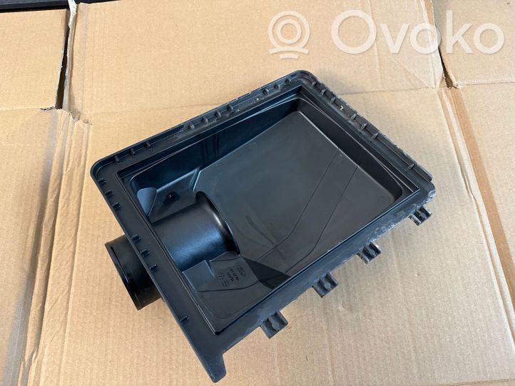 JB3G9600AB Ford Ranger Air filter box cover, 35.00 € RRR