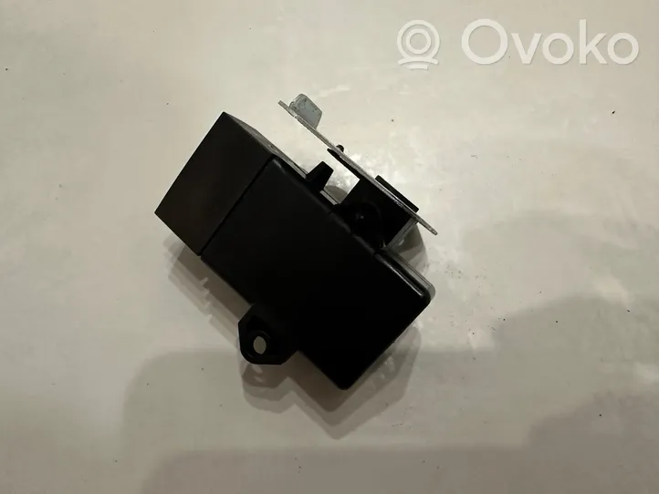 Volkswagen Amarok Seat heating relay 6R0959772A