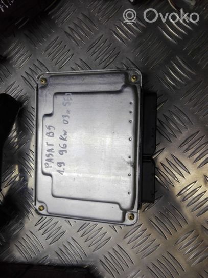 Volkswagen PASSAT B5.5 Sterownik / Moduł ECU 038906019ER