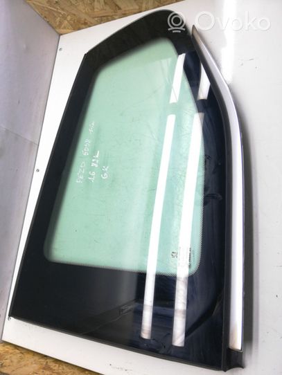 Peugeot 5008 Fenêtre latérale avant / vitre triangulaire 