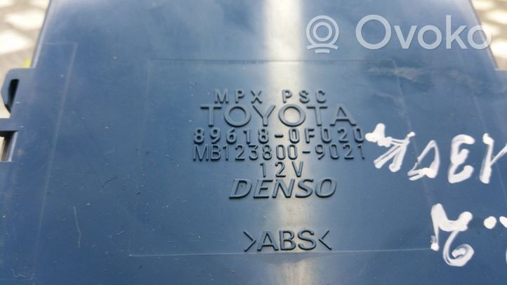 Toyota Corolla Verso AR10 Degimo valdymo blokas 896180F020