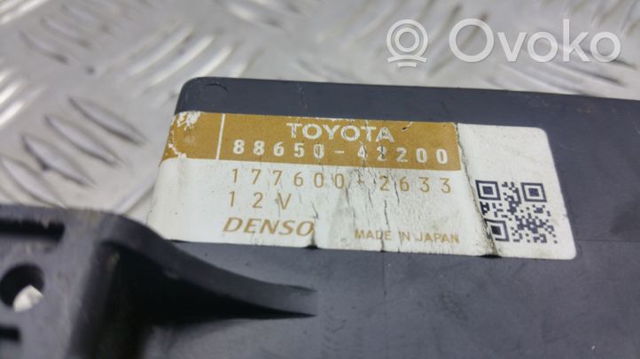 Toyota RAV 4 (XA30) Sterowania klimatyzacji / Ogrzewania 8865042200