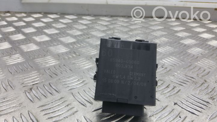 Toyota Avensis T270 Window wiper relay 8594005060