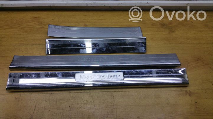 Mercedes-Benz CLS C219 Rivestimento anteriore minigonna laterale A2196800335