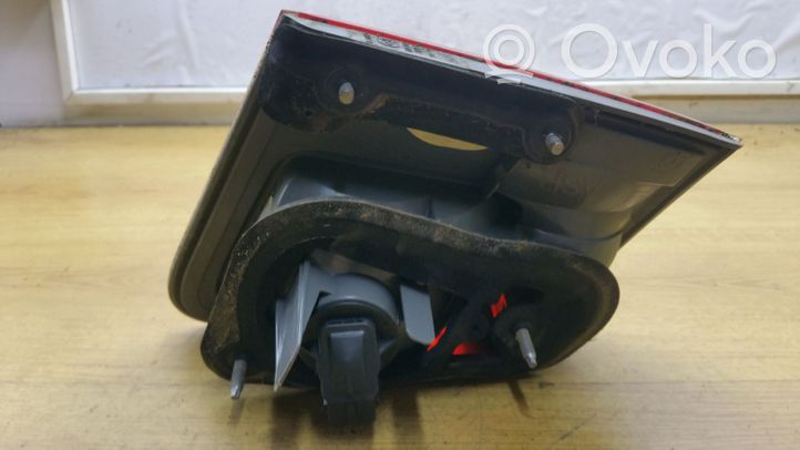 Toyota Avensis T270 Tailgate rear/tail lights 8158005100