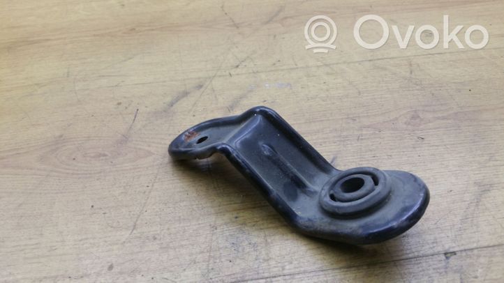 Opel Antara Soporte de montaje del radiador 96553258