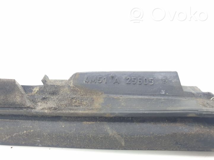 Ford Focus Moulures des vitres de la porte arrière 4M51A25605