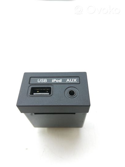 Hyundai i40 USB jungtis 961203Z1504X