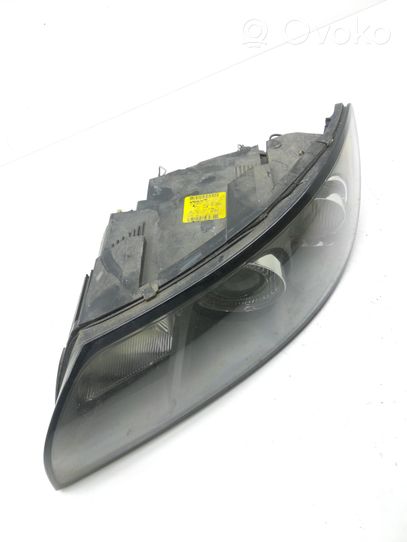 Volvo V50 Lampa przednia 30698891