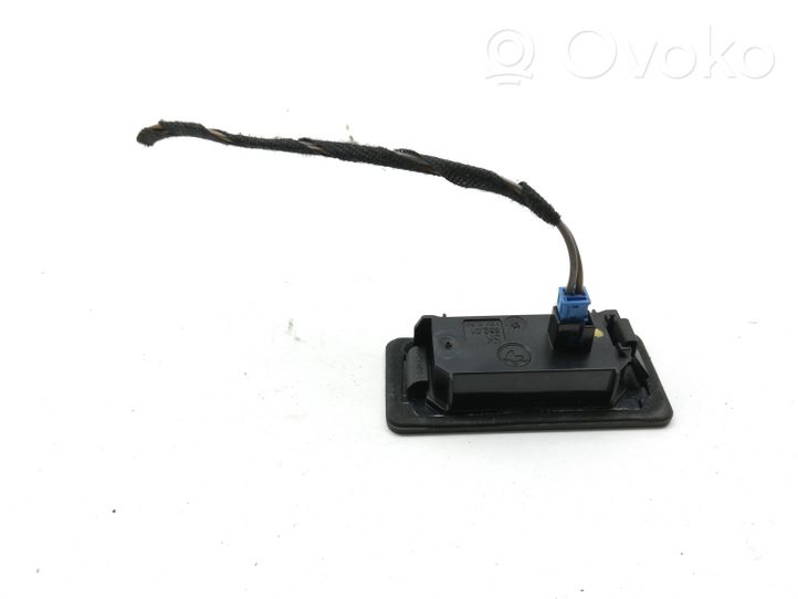 BMW 3 E90 E91 Lampa oświetlenia tylnej tablicy rejestracyjnej 63267193293