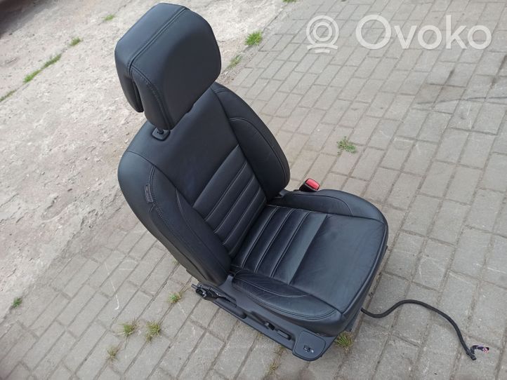 Renault Latitude (L70) Fotele / Kanapa / Boczki / Komplet 