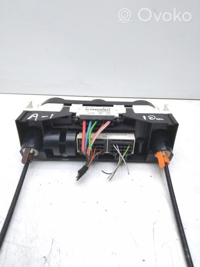 Audi A1 Climate control unit 8X0820045A