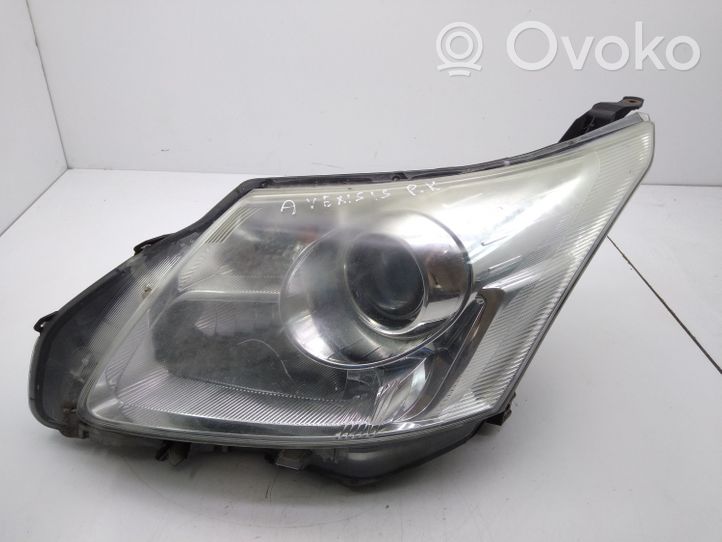 Toyota Avensis T270 Lampa przednia 8116605310