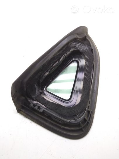 Renault Clio IV Rear side window/glass 