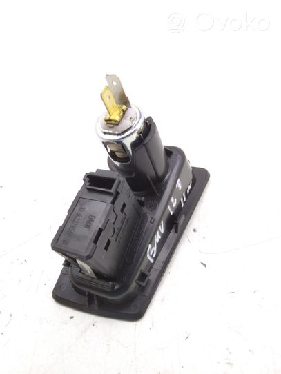 BMW 1 E82 E88 Enchufe conector entrada auxiliar 