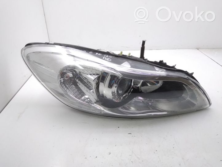 Volvo C30 Lampa przednia 31299821