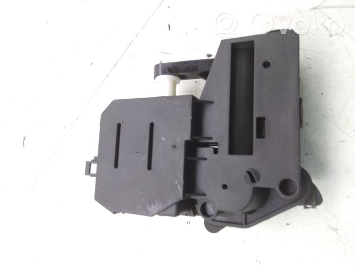 Volvo C30 Serratura del tappo del serbatoio del carburante 30716522