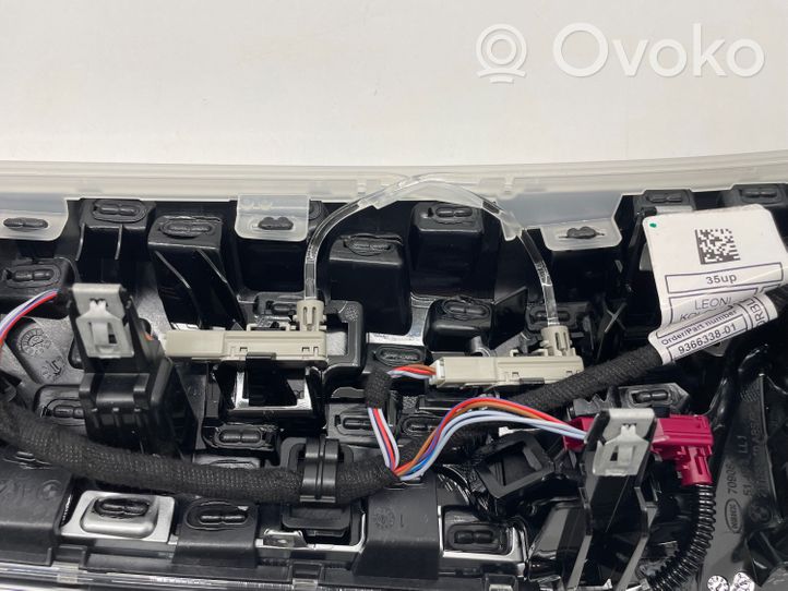 BMW M5 F90 Panelės apdaila 709084