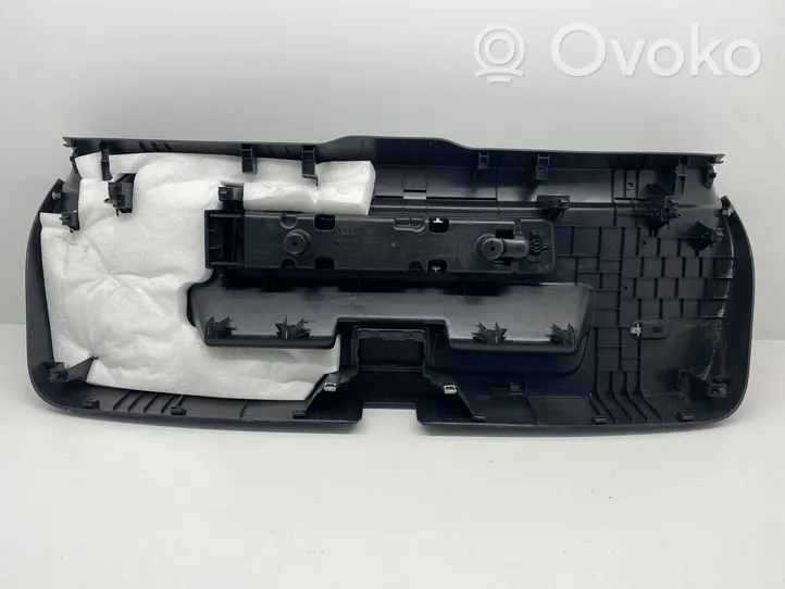 Audi e-tron Trunk/boot lower side trim panel 4ke867973