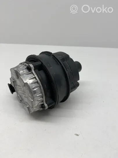 Mercedes-Benz C W205 Pompe à eau de liquide de refroidissement A0005002686