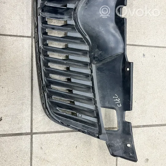 Skoda Fabia Mk2 (5J) Maskownica / Grill / Atrapa górna chłodnicy 5J0853668C