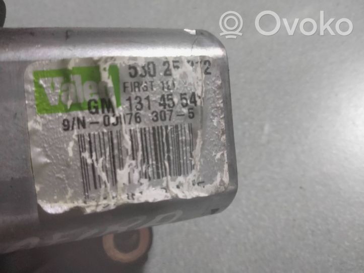 Opel Zafira B Moteur d'essuie-glace arrière 13145548