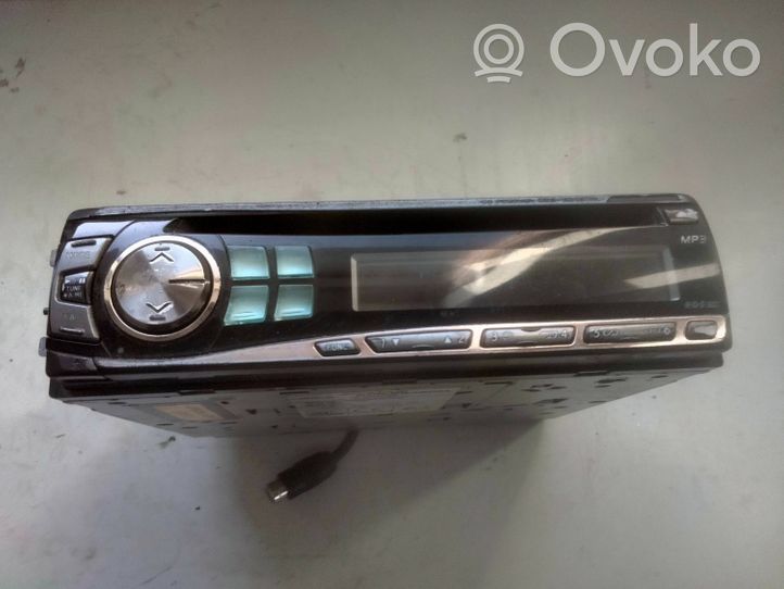 Volkswagen Golf V Radio/CD/DVD/GPS-pääyksikkö CDE9846RM