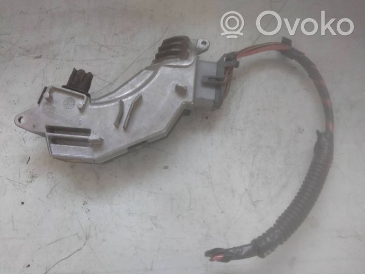 Opel Vectra C Lämpöpuhaltimen tuulettimen rele 73421312U