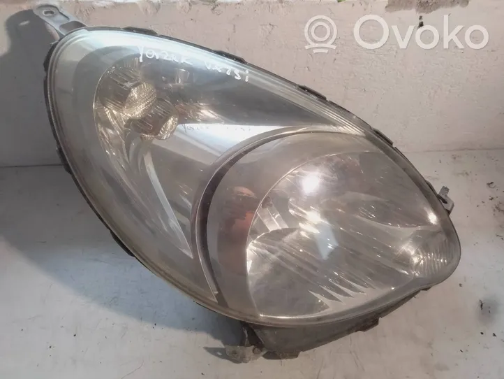 Toyota Yaris Verso Lampa przednia 00295