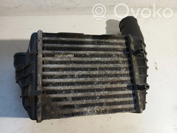 059145806 Volkswagen PASSAT B5.5 Intercooler radiator, 25.00 € RRR