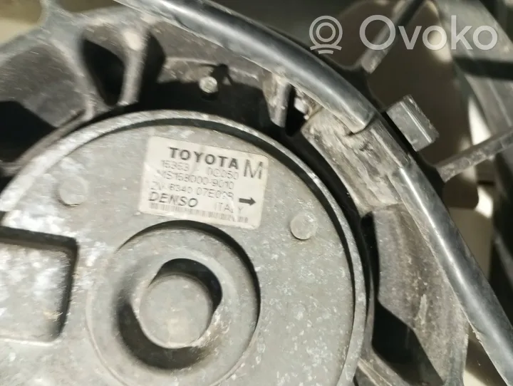 Toyota Avensis T270 Jäähdyttimen jäähdytinpuhaltimen suojus 1227508402