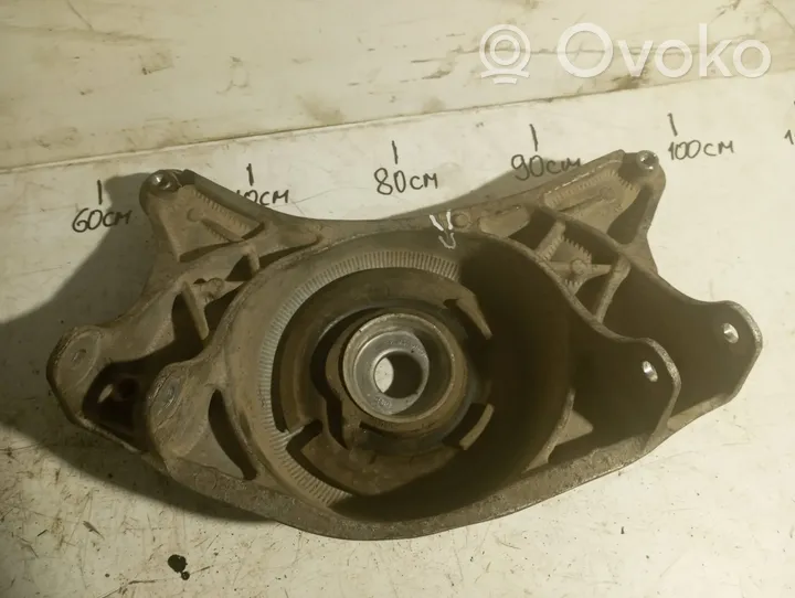 Audi A4 S4 B8 8K Staffa di rinforzo per l’ammortizzatore anteriore 8R0412384