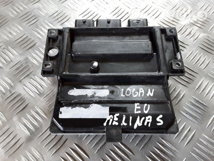 Dacia Logan I Engine control unit/module 8200513058
