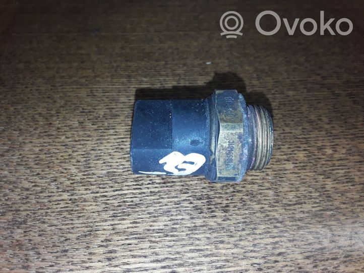 Audi A8 S8 D4 4H Sensor de nivel del refrigerante 321959481C