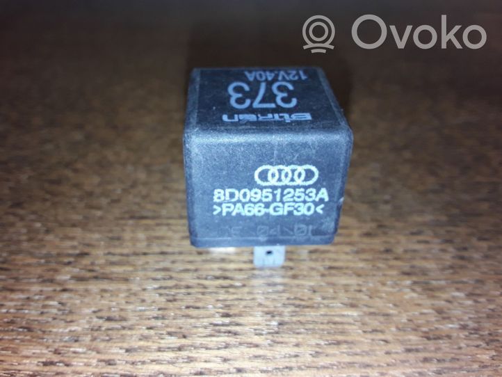 Audi A4 S4 B6 8E 8H Relais de klaxon 8D0951253A