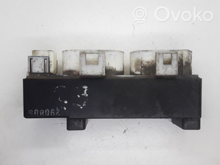 Volkswagen Transporter - Caravelle T4 Coolant fan relay 701919506A