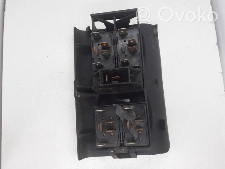 Audi A4 S4 B5 8D Interruttore di controllo dell’alzacristalli elettrico 4D0959855