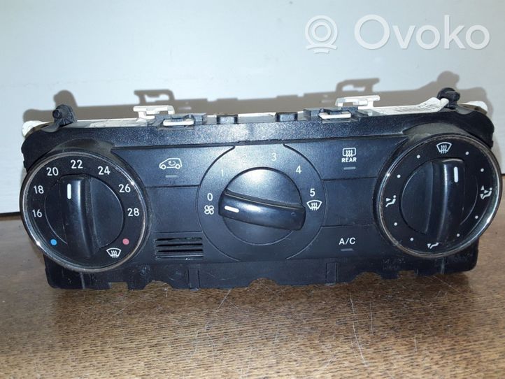 Mercedes-Benz B W245 Oro kondicionieriaus/ klimato/ pečiuko valdymo blokas (salone) A1698301585
