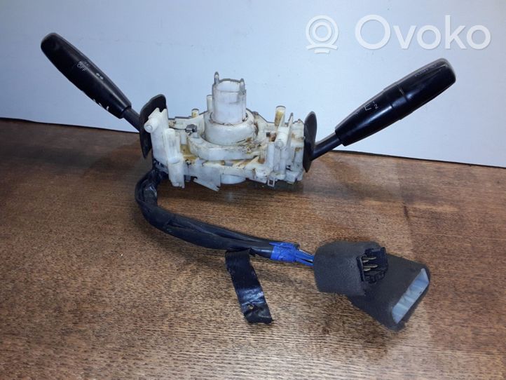 KIA Rio Leva/interruttore dell’indicatore di direzione e tergicristallo 45131A1000