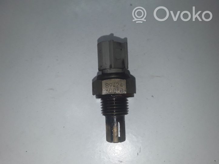 Toyota Corolla Verso E121 Sensor de presión de combustible 8942460010