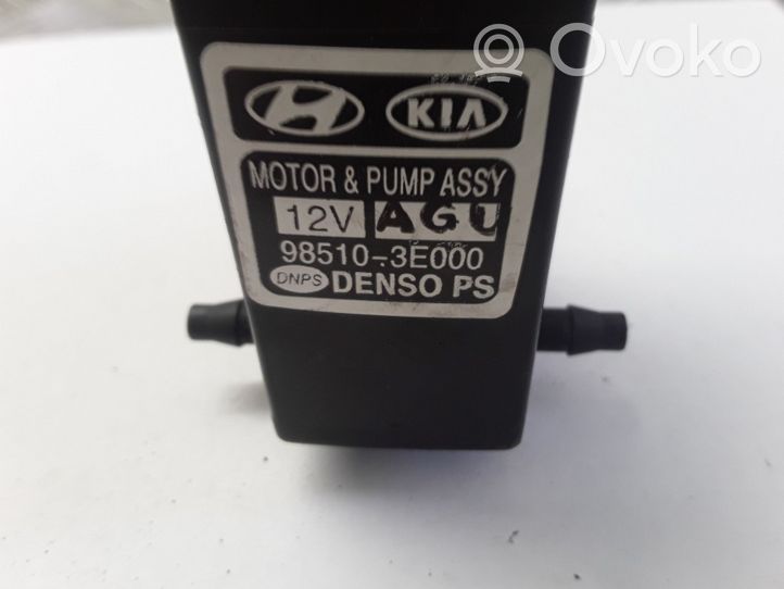 KIA Carens II Pompe de lave-glace de pare-brise 985103E000